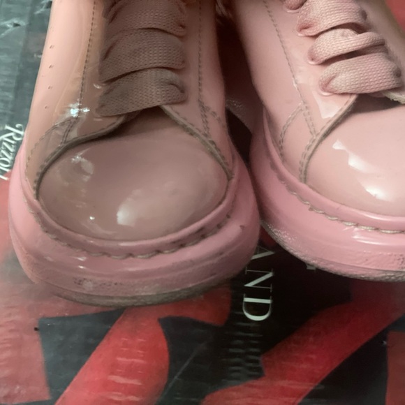 Little girl pink patent leather McQueen’s sneakers. Euro size 31 - Picture 7 of 7